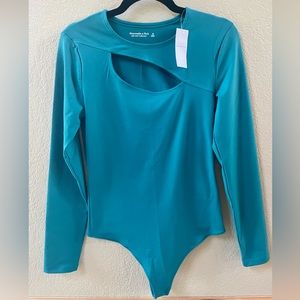 Abercrombie Women’s Long Sleeve Cutout Crew Bodysuit - Teal (Size M)
